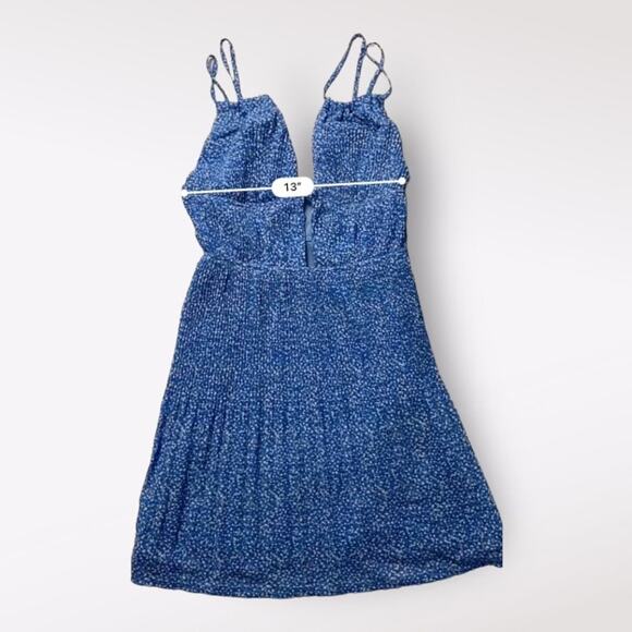 Missguided NWT Blue Floral Strappy Mini‎ Dress Size 4 - Picture 3 of 7